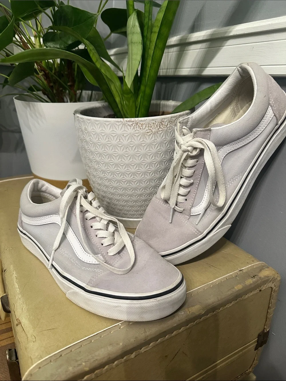 Vans Old Skool Classics Gray Suede Canvas Sneakers – Men’s 8 / Women’s 9.5